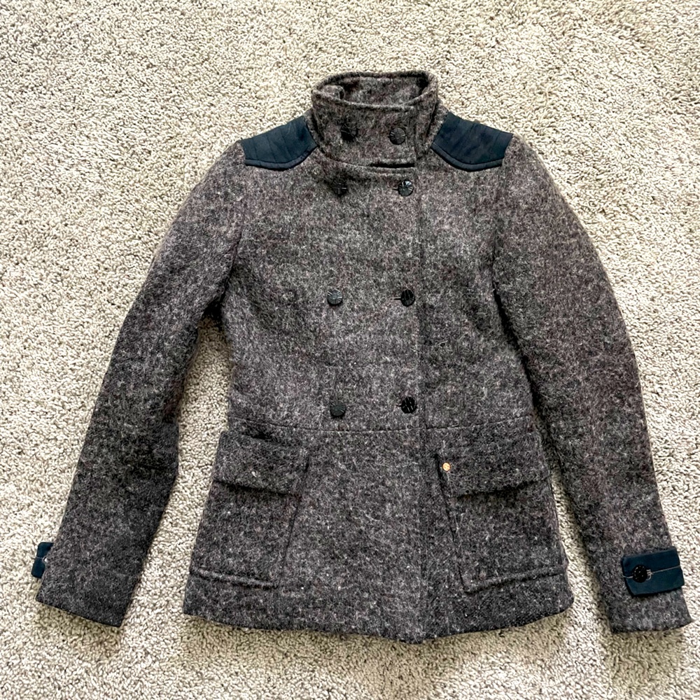 Women gray blazer’s